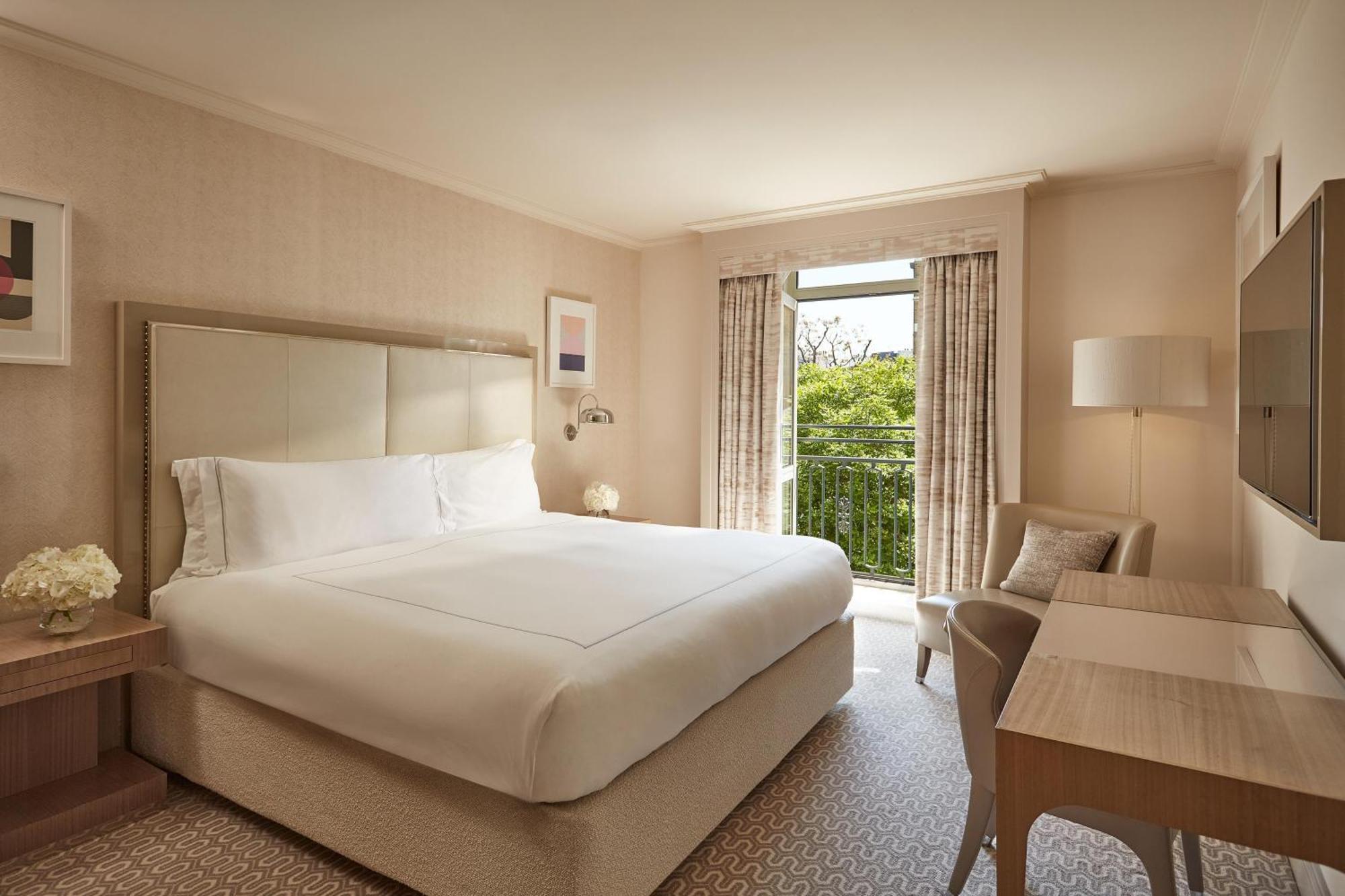 Superior Room,1765185262:JPEG